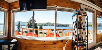 Lakefront, Stunning Home only 30 min to Sugarloaf!