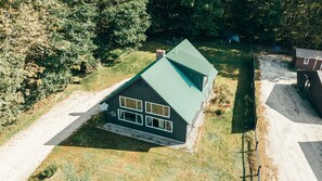 Exterior - Chalet with Hot Tub, just 3 min to Sunday River ski lifts! (Bethel)
