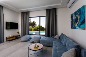 Télévision, console de jeux vidéo, lecteur de DVD