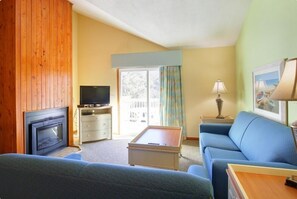 TV, fireplace, DVD player - Ocean Pines - 2BR/2BA Condo in Duck, NC (Duck)