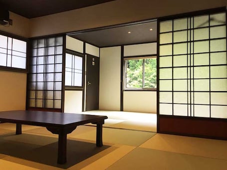 Interior. Kumano Shikitei Old private house rental villa / Tanabe Wakayama