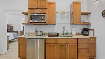 Huis, 1 slaapkamer | Privékeuken | Een koelkast, een magnetron, een koffiezetapparaat/waterkoker