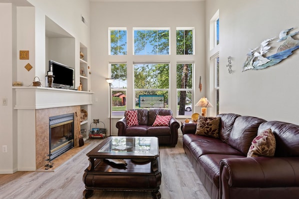 House, 2 Bedrooms | Living room