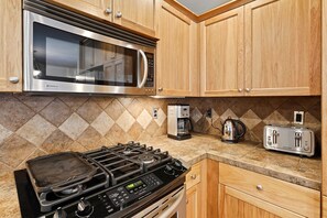 Casa, 3 habitaciones | Cocina privada | Refrigerador, horno, cafetera y tetera y tostadora 