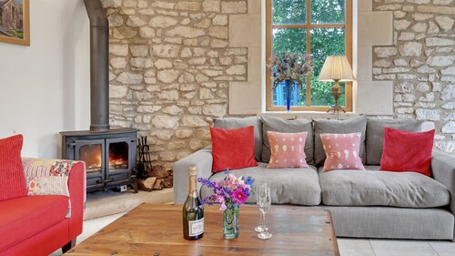 Stables, Batheaston - sleeps 6 guests  in 3 bedrooms
