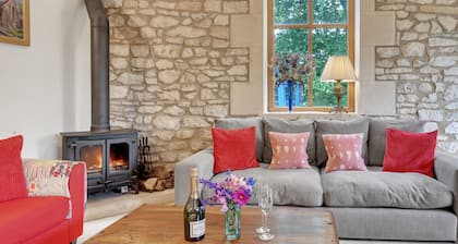 Stables, Batheaston - sleeps 6 guests in 3 bedrooms