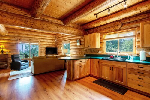 The Log Cabin 2 Bedroom Home by RedAwning