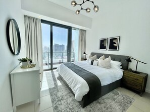 Apartment (3 Bedrooms) | 3 bedrooms, desk, iron/ironing board, bed sheets