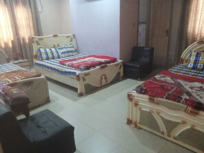 Standard Triple Room | Free WiFi, bed sheets - Palm Valley Hotel Sukkar (Sukkur)