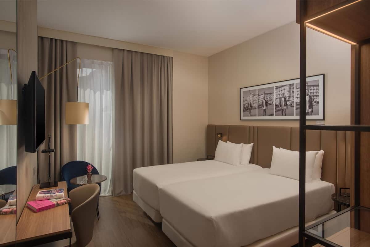 1 bedroom, minibar, desk, laptop workspace
