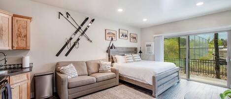 Iron/ironing board, free WiFi, bed sheets