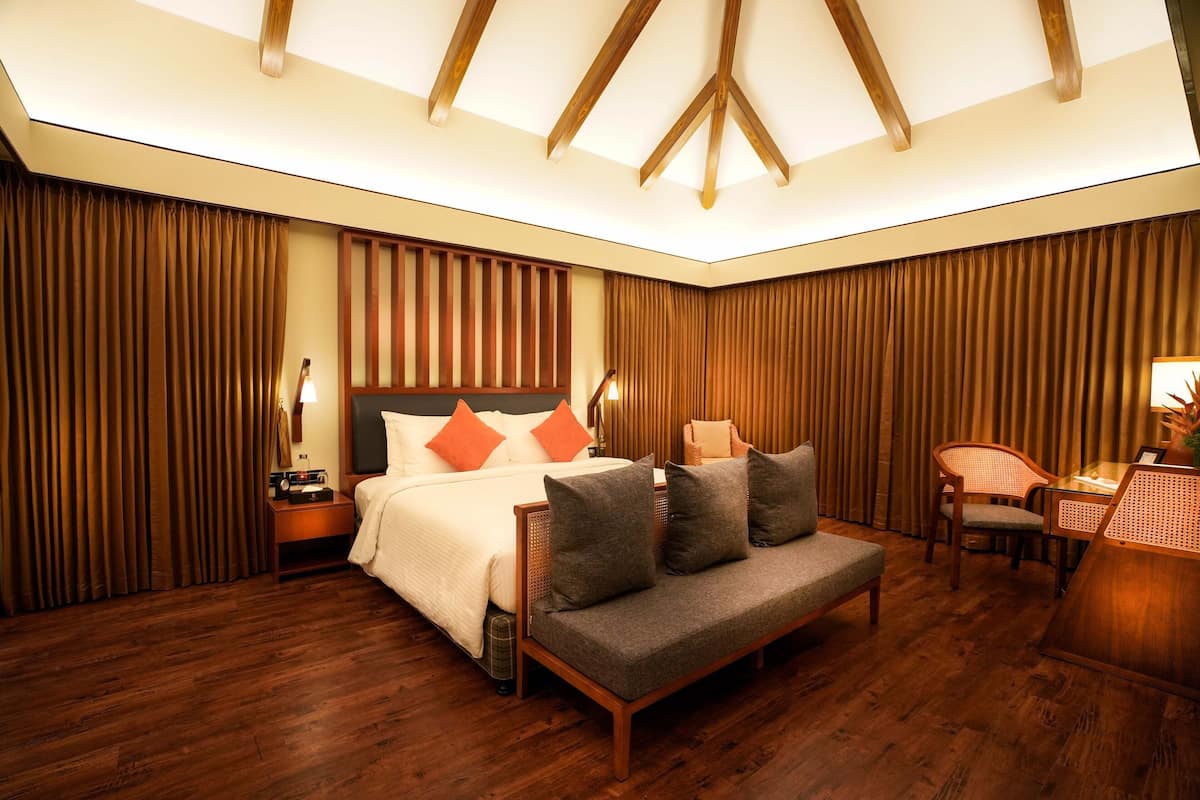ダブルルーム キングベッド 1 台 (Teak Suite (1 Bedroom accommodation)) | 高級寝具、低反発ベッド、ミニバー、セーフティボックス (室内)
