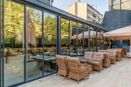 Fachada. Porta Romanos Hotel