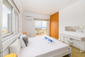 4 bedrooms, in-room safe, iron/ironing board, free WiFi