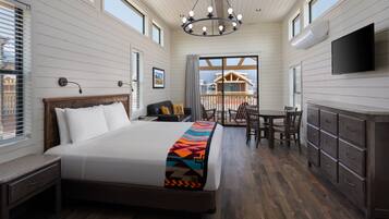 Cabin, 1 King Bed with Sofa bed, Non Smoking | Free WiFi, bed sheets