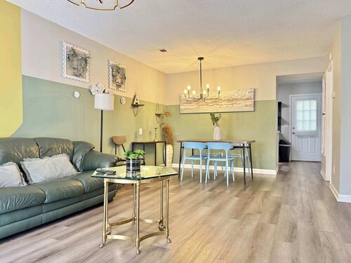 Quaint townhouse in Norcross, GA