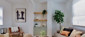 Lovely 1 Bed Apartment 2 minutes from the shops