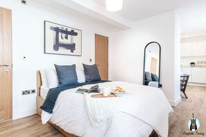 1 غرفة نوم ومكواة/لوح كي وواي فاي وملاءات أسرّة