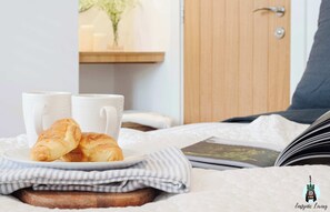 1 bedroom, iron/ironing board, WiFi, bed sheets - Studio Apartment in the heart of Chester (Chester)