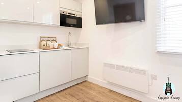 Frigorífic, microones, forn i placa de cuina