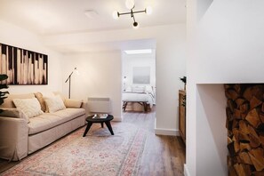 TV - Home from Home in the heart of Chester (Chester)