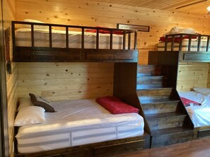 5 bedrooms, WiFi