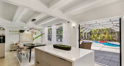 THE TERRACOTTA, Heated Pool! Close to 5th Ave and Beaches