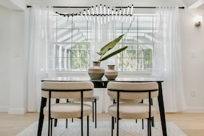 Dining - THE TERRACOTTA, Heated Pool! Close to 5th Ave and Beaches (Naples)