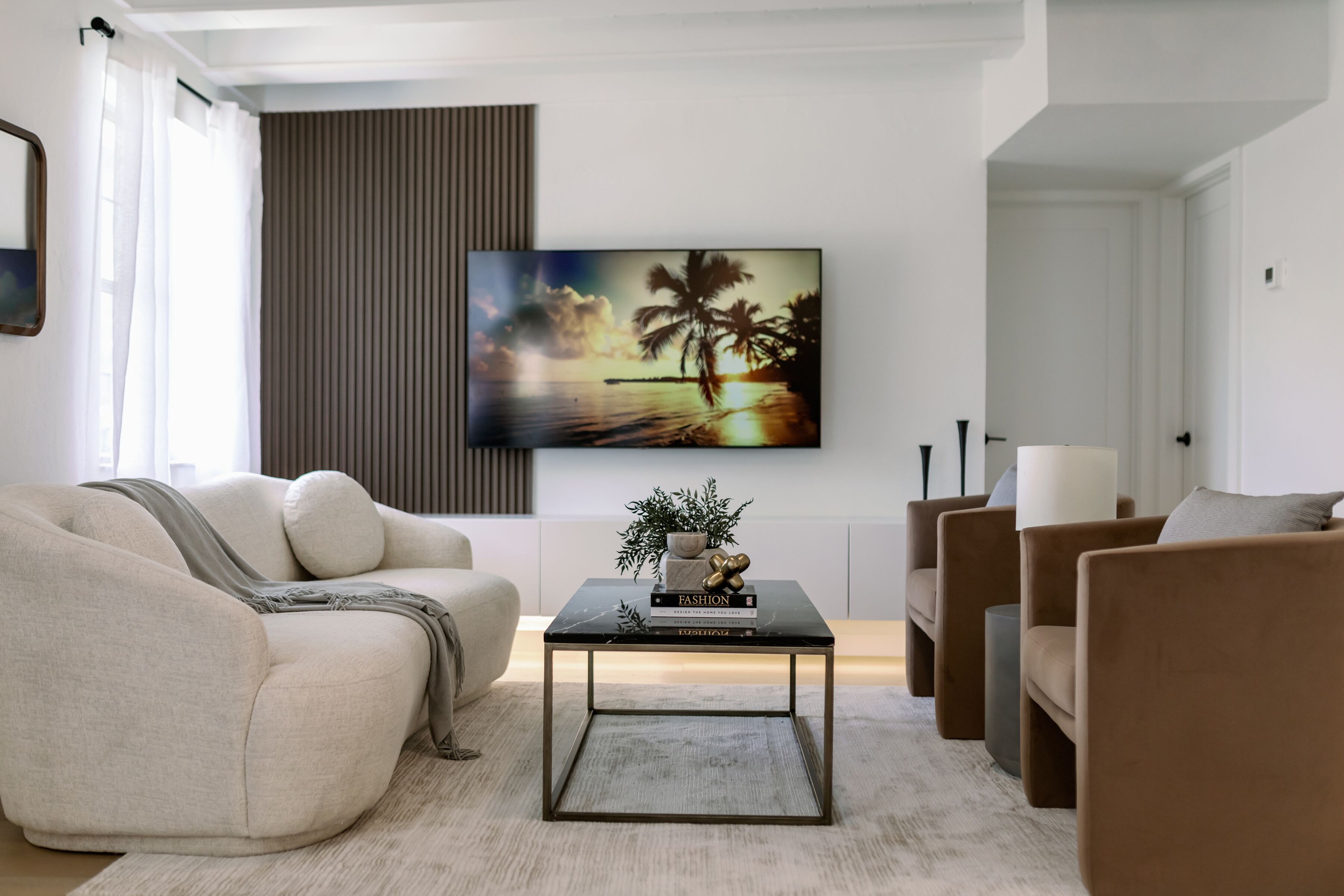 Smart TV, fireplace, offices