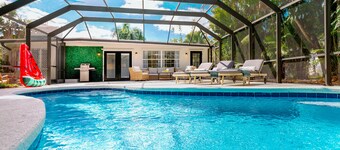 THE TERRACOTTA, Heated Pool! Close to 5th Ave and Beaches