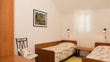 2 bedrooms, in-room safe, iron/ironing board, free WiFi