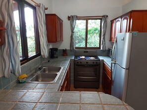 Microwave, oven, dishwasher, coffee/tea maker