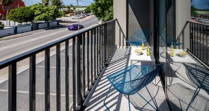 Rooftop Pool w/Lounge Area-2BE2BA Sleeps 4 #A8