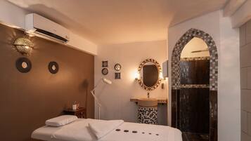 Couples treatment room(s), body treatments, aromatherapy