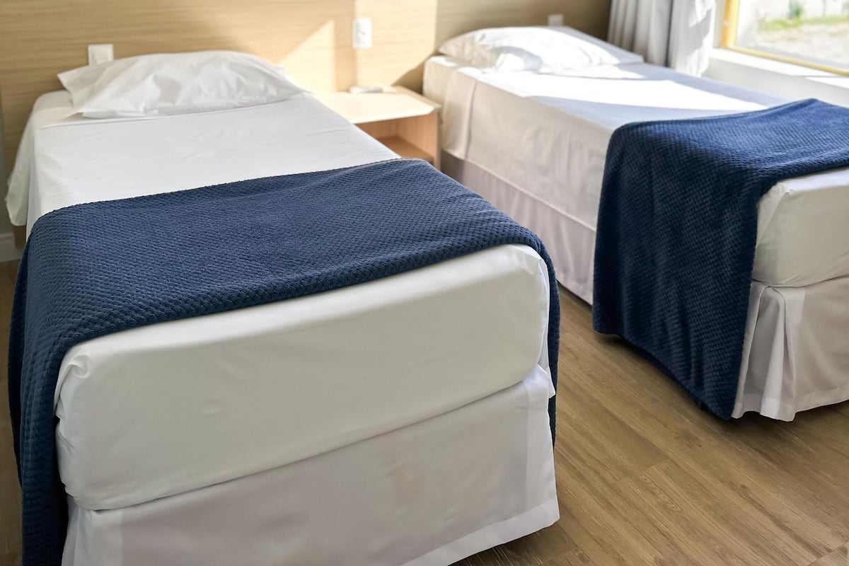 1 chambre, minibar, coffres-forts dans les chambres, bureau