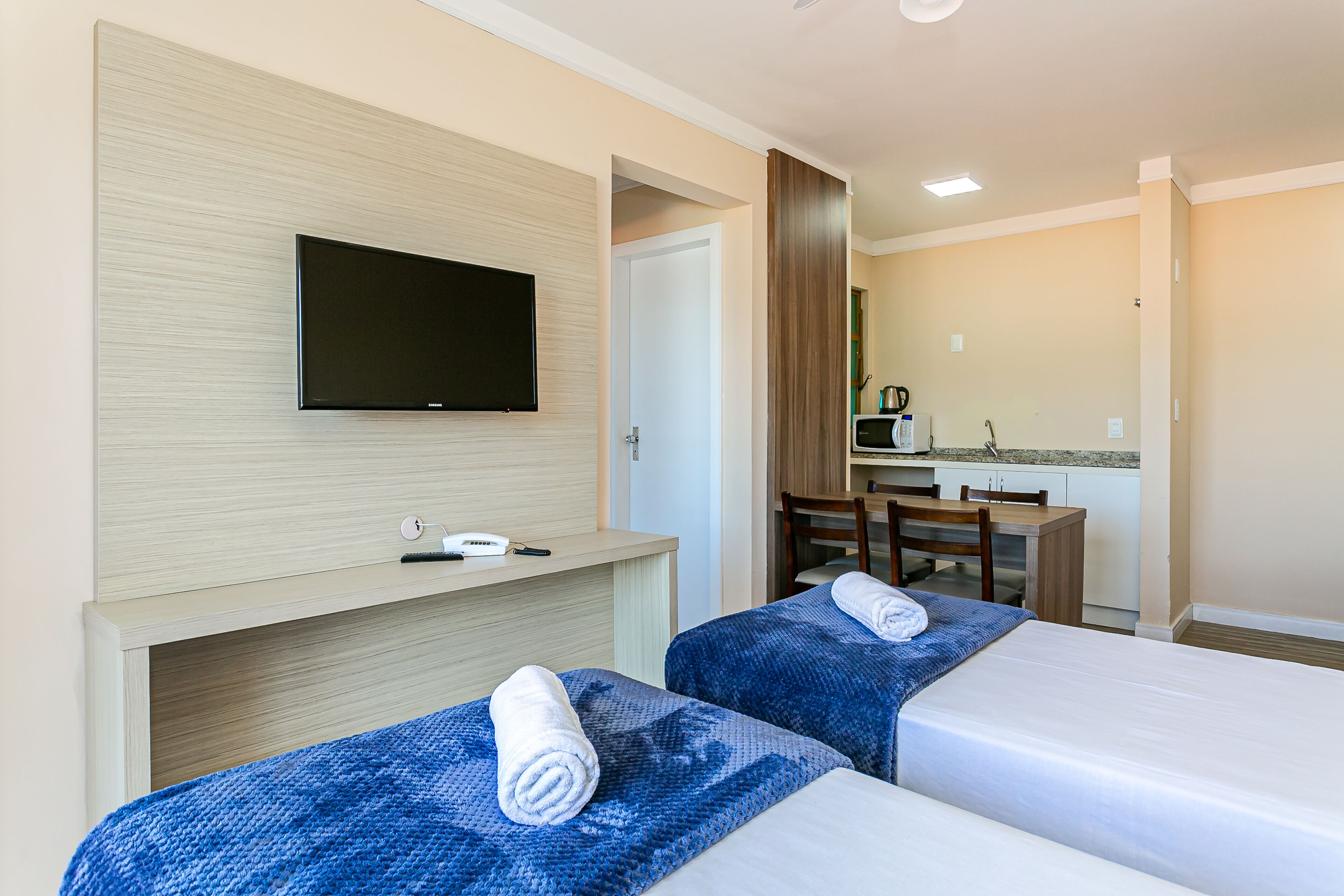standard suite | living area | flat-screen tv