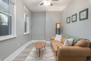 Living area - Newly Renovated Church Hill Private Apartment. (Richmond)