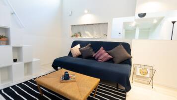 テレビ、書庫、書斎 / ワークスペース