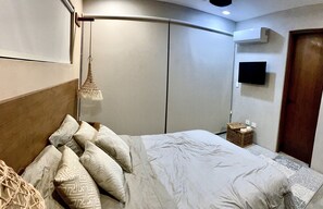 2 Schlafzimmer, Schreibtisch, schallisolierte Zimmer