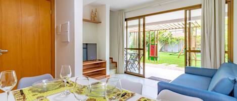 Apartamento | Área de estar | Smart TV 32 polegadas com canais digitais, TV