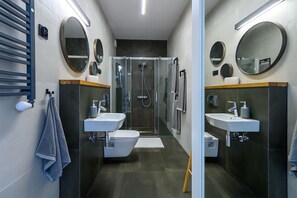 Doccia, asciugacapelli, asciugamani, sapone