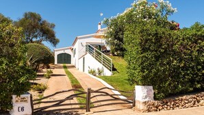 Property grounds - Villa Gecko by Villa Plus (Sant Tomas)