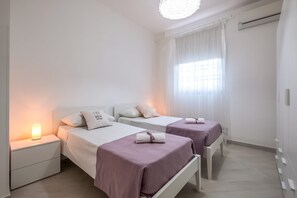 5 Schlafzimmer, Bügeleisen/Bügelbrett, kostenloses WLAN, Bettwäsche
