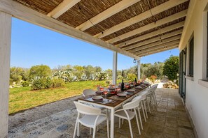 Outdoor dining - Villa Borgo Mediterraneo by Villa Plus (Ceglie Messapica)