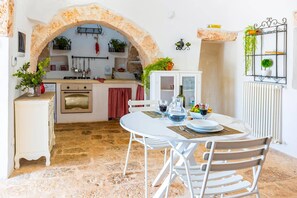 Dining - Villa Trullo Didi by Villa Plus (Ceglie Messapica)