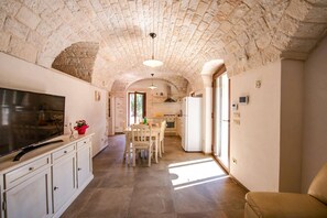 Interior - Villa Trullo Tesoro by Villa Plus (Cisternino)