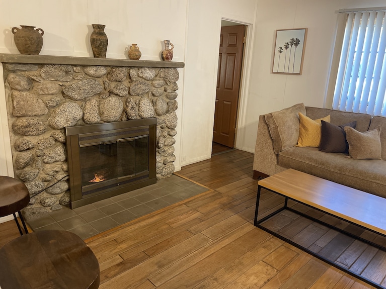 Villa A- 2bed/2bath With Kitchen, Dining&living Rooms, In Downtown Palm Springs! - Palm Springs