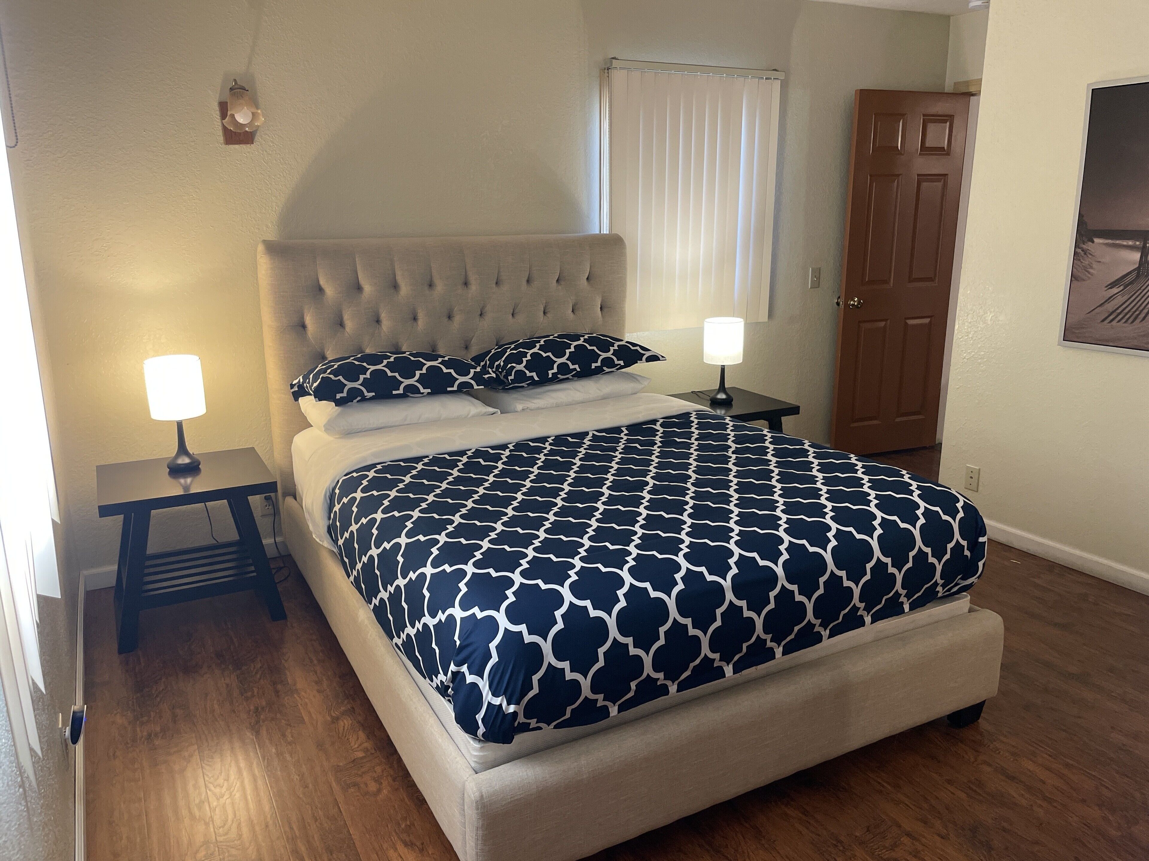 2 soverom, strykejern/-brett, wi-fi (inkludert) og sengetøy