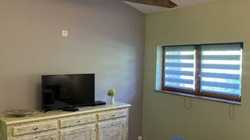 1 chambre, lit parapluie, Wi-Fi gratuit, draps fournis