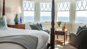 Junior Suite, Fireplace (Seacrest Junior) | Iron/ironing board, WiFi (free) - Cape Arundel Inn and Resort (Kennebunkport)